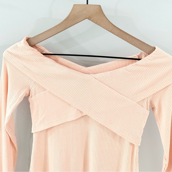 By The Way Off The Shoulder Ribbed Top Peach Size XS - Picture 3 of 6